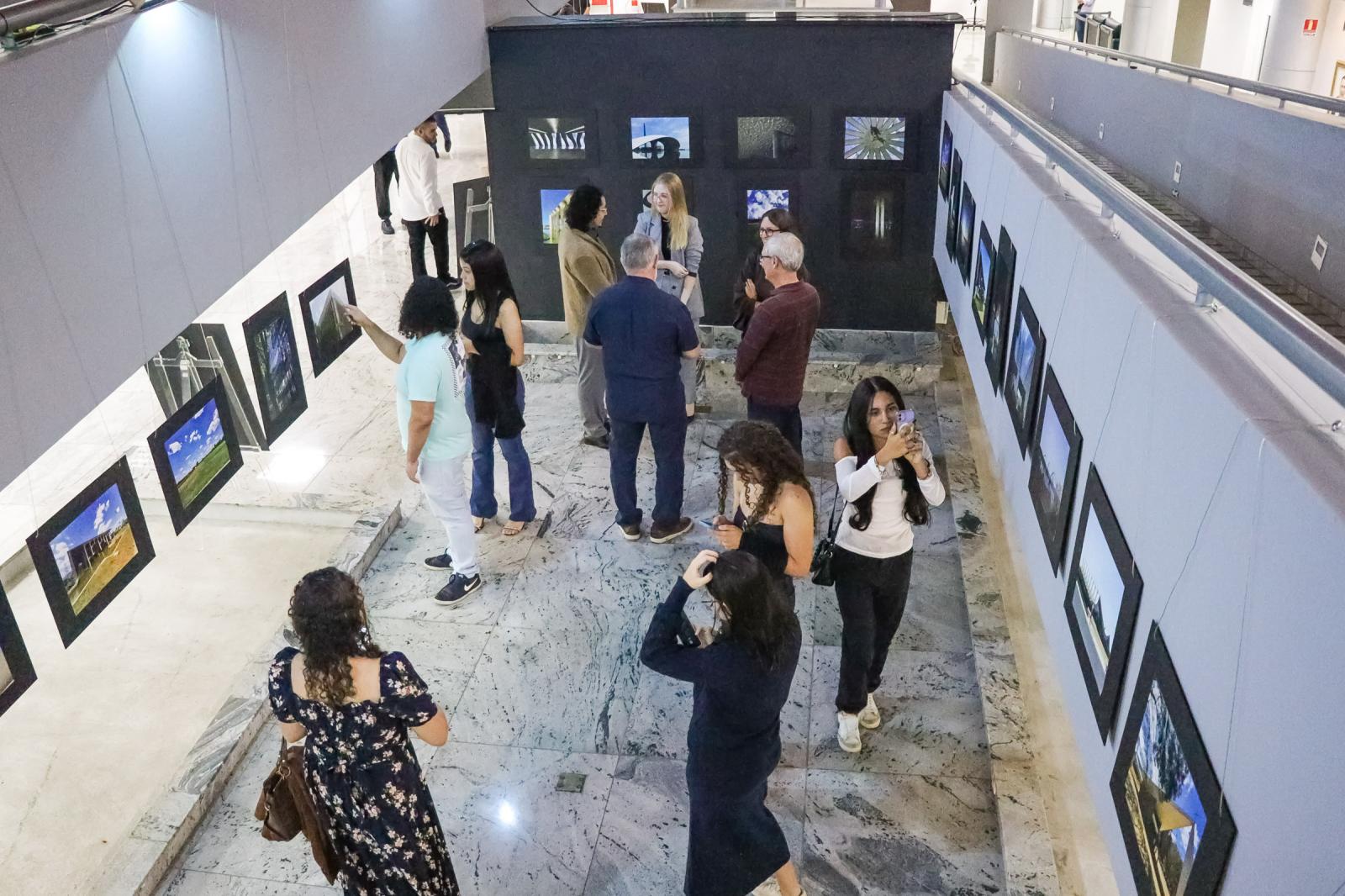 Exposição “Céu de Brasília | Traço do Arquiteto” está aberta para visitação na Câmara